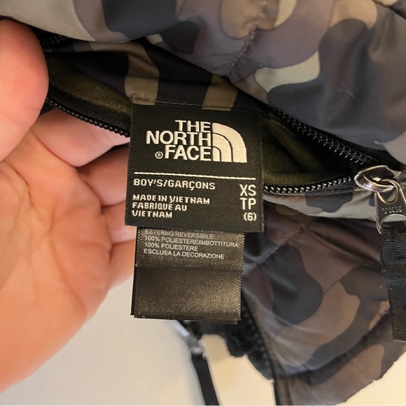 The North Face Kids Camouflage Reversible Puffer Coat With Hood XS - Picture 9 of 9